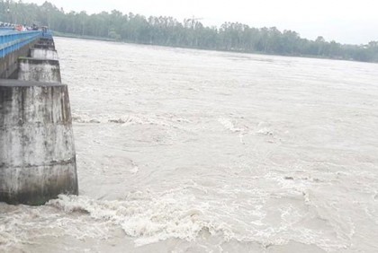 তিস্তার পানি আবারও বিপৎসীমা ছুঁই ছুঁই করছে