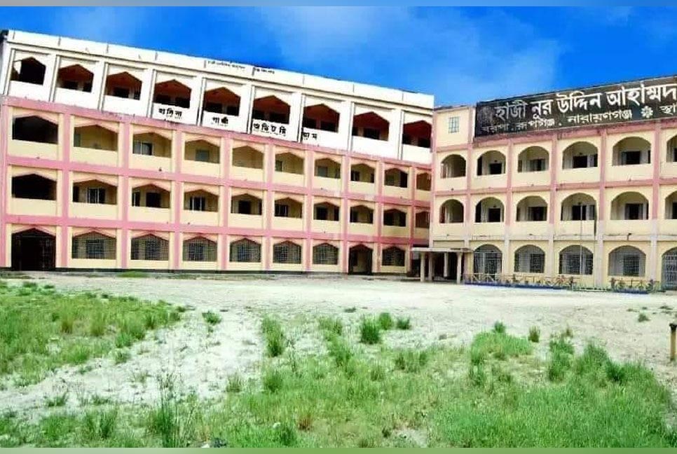 শিক্ষকের মারধরে আইসিইউতে ২ স্কুলছাত্রী