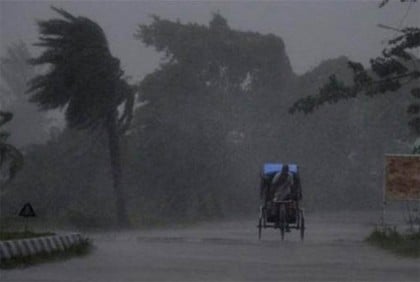 দেশের ১৩ অঞ্চলে ৬০ কিমি বেগে ঝড়ের আভাস