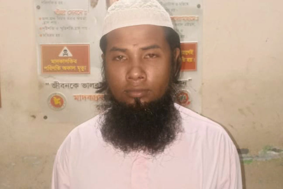 মাদ্রাসাছাত্রকে বলাৎকার চেষ্টার অভিযোগ, শিক্ষক গ্রেফতার