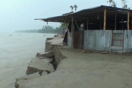 কুড়িগ্রামে পানি কমলেও ২২টি পয়েন্টে চলছে নদী ভাঙন
