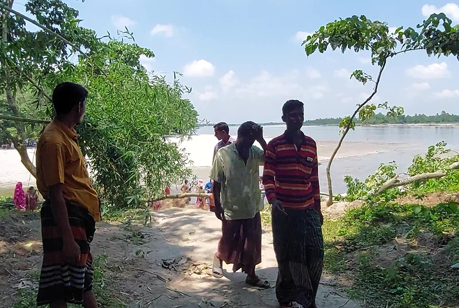 পঞ্চগড়ে রাতের অন্ধকারে বাঁধ কেটে দেয়ার অভিযোগ