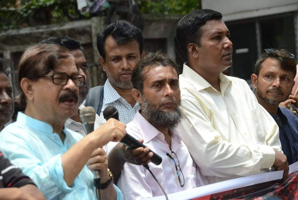 গায়ের জোরে দীর্ঘদিন ক্ষমতায় থাকা যায় না : মান্না 

