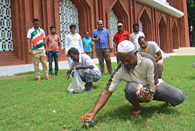 দেশের সবচেয়ে বড় ঈদগাহ মাঠে চলছে প্রস্তুতি 