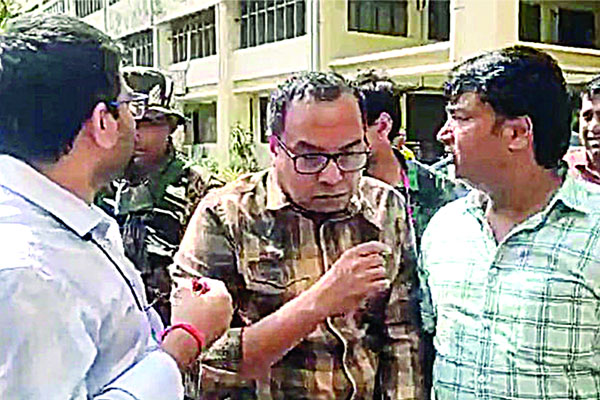 পি কের মুখে দুই দেশের প্রভাবশালীদের নাম