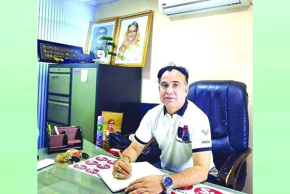 ‘তোরা ভোগের পাত্র ফেলরে ছুঁড়ে ত্যাগের তরে হৃদয় বাঁধ’