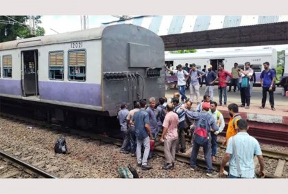 ভারতে চলন্ত ট্রেনের বগি খুলে আলাদা! অল্পের জন্য রক্ষা