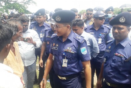 রাজবাড়ীতে গরুর হাটে পুলিশের নিরাপত্তা জোরদার