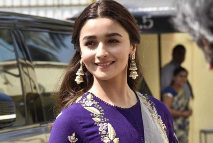 আলিয়া ভাটের নতুন চমক (ভিডিও)