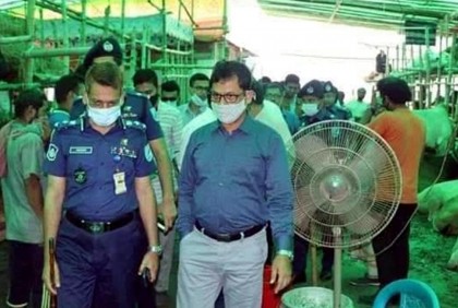 ‘গরুর রশিতে হাত দিলে হাতকড়া পড়ার জন্য রেডি থাকতে হবে’