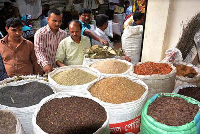 বগুড়ায় দ্বিগুণ দামে
বিক্রি হচ্ছে মসলা
