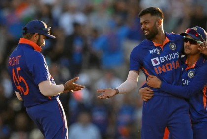 পান্ডিয়া ক্যারিশমায় ইংল্যান্ডকে ৫০ রানে হারাল ভারত