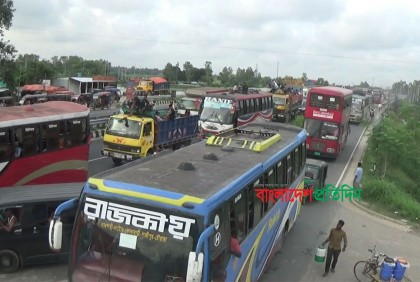 ঢাকা-টাঙ্গাইল-বঙ্গবন্ধু সেতু মহাসড়কে ১৪ কিলোমিটার যানজট