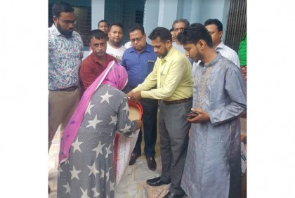 ব্রাহ্মণবাড়িয়ায় অসহায় ও দুস্থ মানুষের মধ্যে চাল বিতরণ