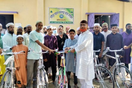 মসজিদে নামাজ পড়ায় ২৬ শিশু-কিশোর পুরস্কৃত