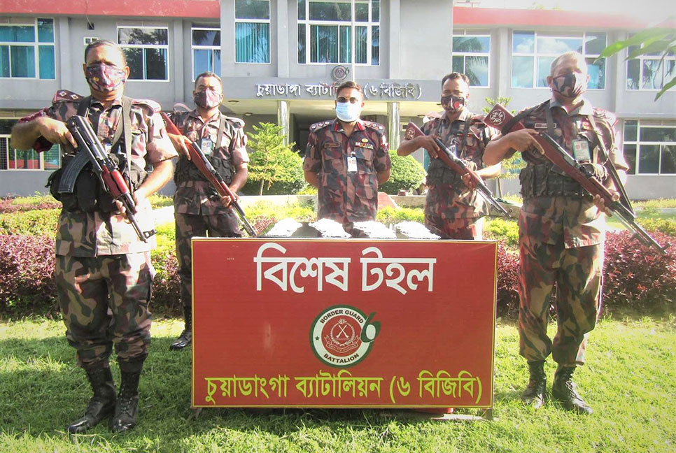 বিজিবি’র অভিযানে ৯ কেজি রূপার গহনা জব্দ