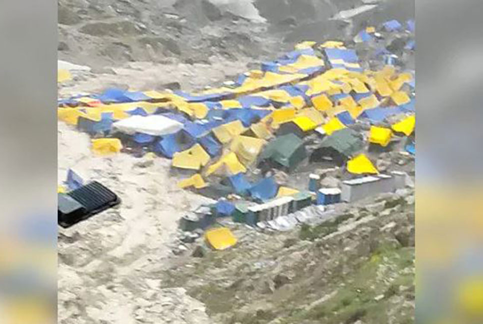 অমরনাথে মেঘ ভেঙে বৃষ্টি; মৃত্যু বেড়ে ১৫