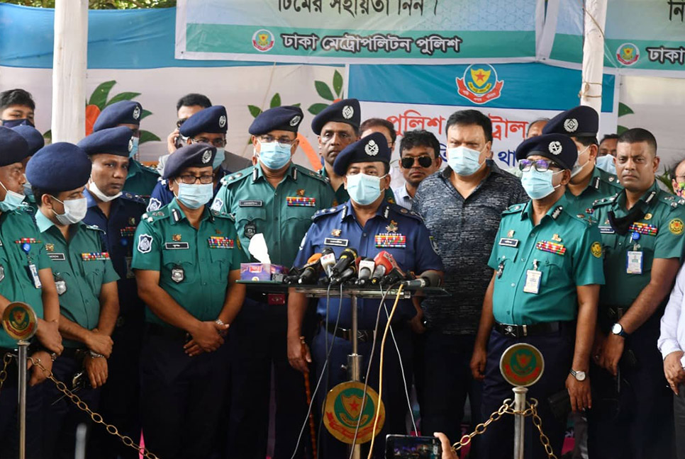 অর্থ পরিবহনে ব্যাপারীদের পুলিশের সহযোগিতা নিতে বললেন আইজিপি