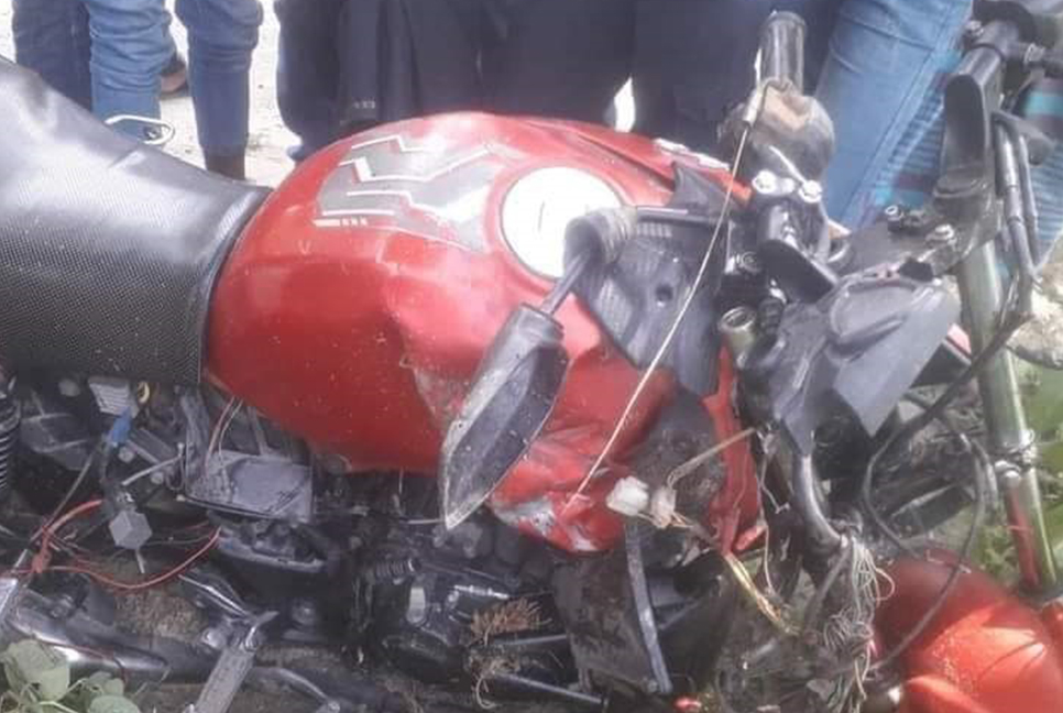 নিয়ন্ত্রণ হারিয়ে গাছে মোটরসাইকেলের ধাক্কা, যুবক নিহত