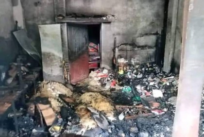 মেহেরপুরে দোকান পুড়ে ছাই