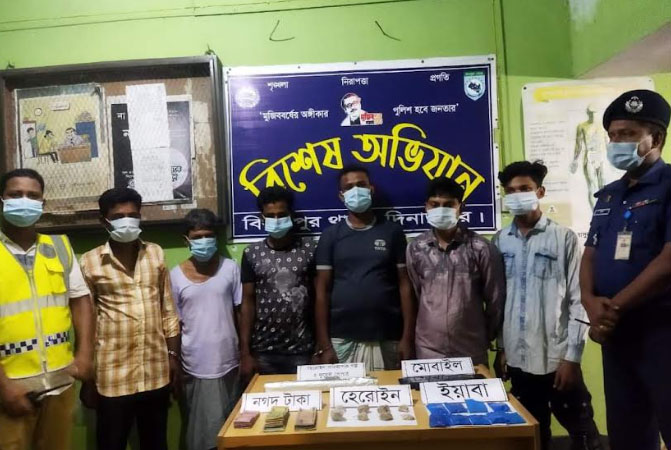 বিরামপুরে মাদক কেনাবেচার অভিযোগে বাবা-ছেলেসহ আটক ৬