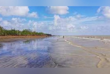 বরগুনায় সৈকতে গোসলে নেমে নিখোঁজ ২