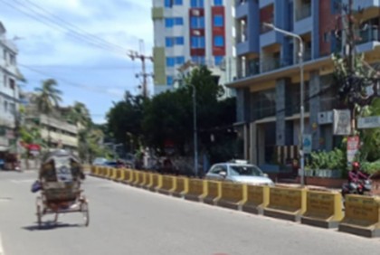 ফাঁকা নগরে স্বস্তির সড়ক