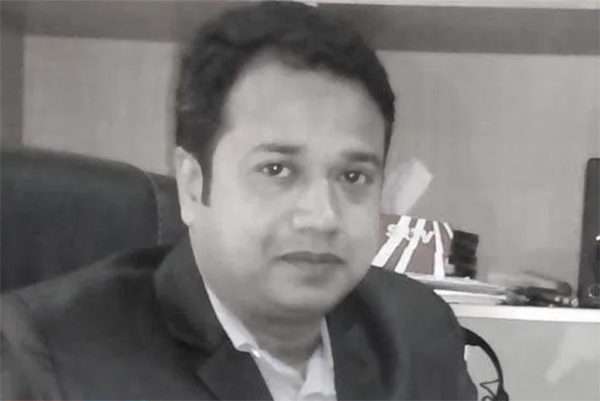 রিয়াদ হাসান আর নেই