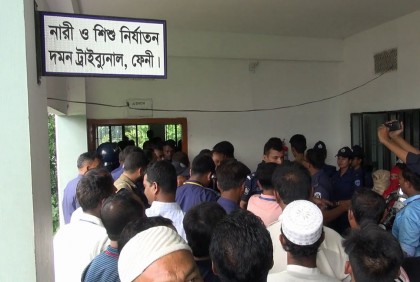মায়ের সামনে মেয়েকে ধর্ষণ মামলায় ৩ জনের ফাঁসি