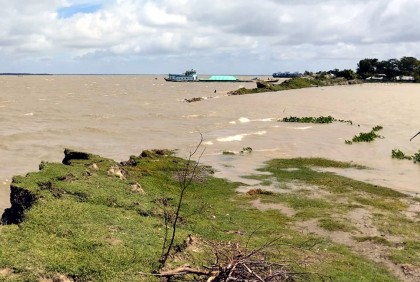 কলাপাড়ায় জোয়ারের পানিতে ১৩ গ্রাম প্লাবিত