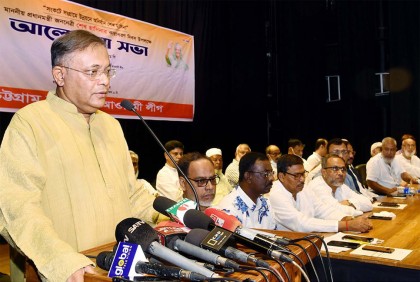শেখ হাসিনাকে গ্রেফতারের মাধ্যমে গণতন্ত্রের পায়ে শেকল পরানো হয় : তথ্যমন্ত্রী 

