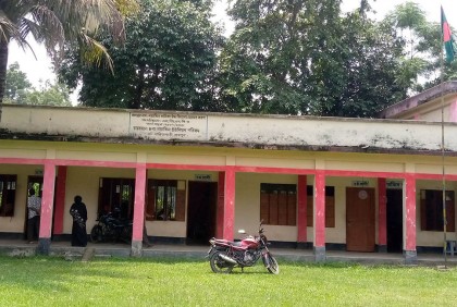 শিক্ষক নিয়োগের ১০ মাস পর বিজ্ঞপ্তি, স্বাক্ষর জালিয়াতির অভিযোগ