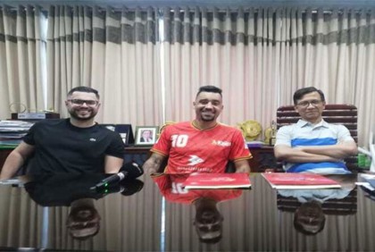 চুক্তি নবায়ন করলেন রবিনহো, থাকছেন বসুন্ধরা কিংসেই