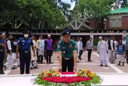 বঙ্গবন্ধুর সমাধিতে বিএমপি’র নবাগত কমিশনারের শ্রদ্ধা