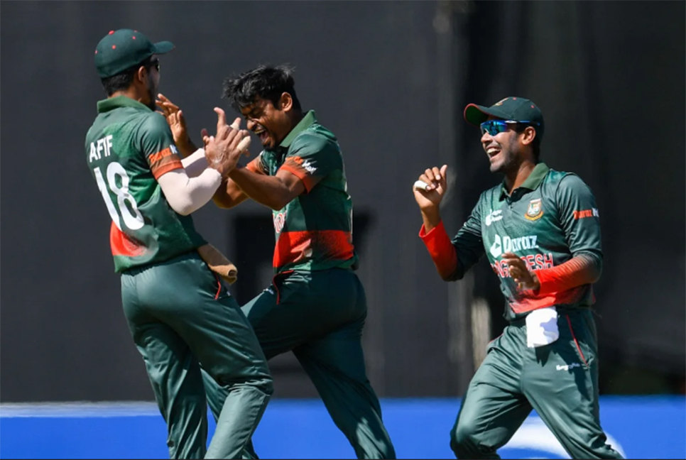 সাকিবকে টপকালেন তাইজুল

