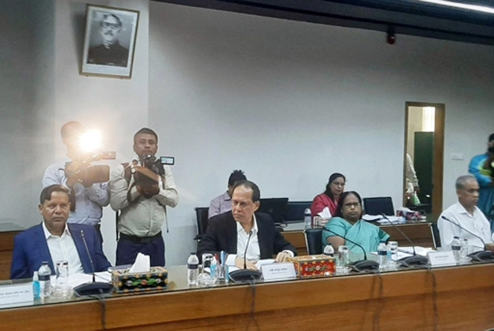 আপনারা খেলবেন, আমরা হলাম রেফারি : সিইসি

