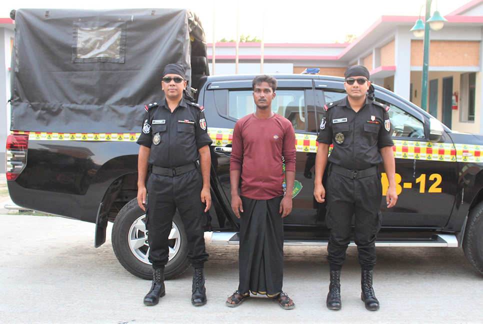 সিরাজগঞ্জে ২ মাদক কারবারি আটক  