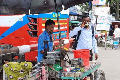 বগুড়ায় তাপদাহে বিপর্যস্ত জনজীবন