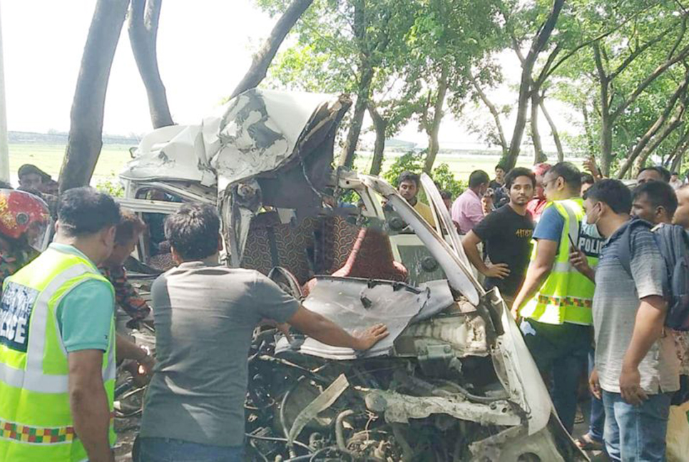 সিলেট-ঢাকা মহাসড়কে দুর্ঘটনায় নিহত ৪

