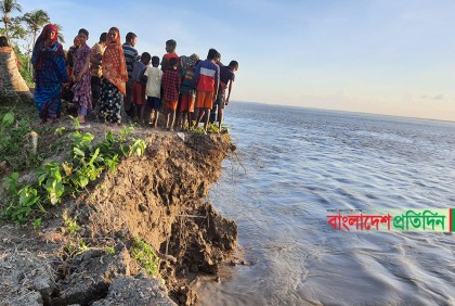 নাগরপুরে নদী ভাঙনে হুমকির মুখে বলারামপুর 