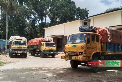 নগরকান্দা খাদ্য গুদামে তিন ট্রাক পচা চাল নিয়ে তোলপাড়