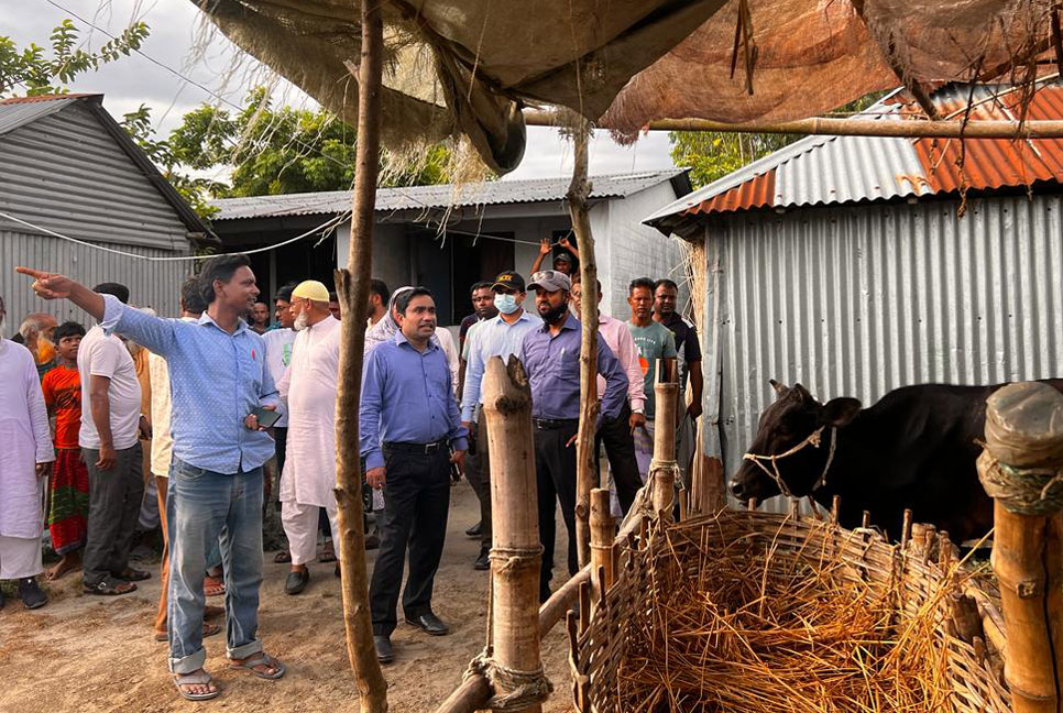 বগুড়ার সারিয়াকান্দির আশ্রয়ণ প্রকল্প পরিদর্শন
