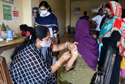 চট্টগ্রামে একদিনে প্রায় দুই লাখ বুস্টার ডোজ গ্রহণ