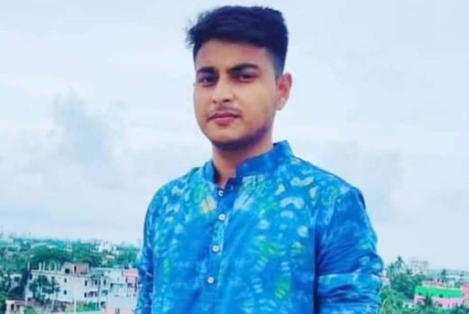 ব্যারাকের ছাদ থেকে পুলিশ সদস্যের গুলিবিদ্ধ মরদেহ উদ্ধার