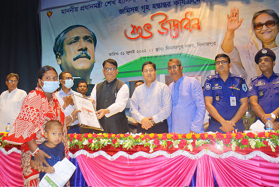 ‘বঙ্গবন্ধুর সোনার বাংলা আজ বাস্তবায়িত হচ্ছে’