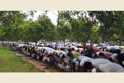 বৃষ্টি কামনা করে জয়পুরহাটে নামাজ ও মোনাজাত