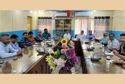 মানুষ খুব কষ্টে আছে : মান্না 

