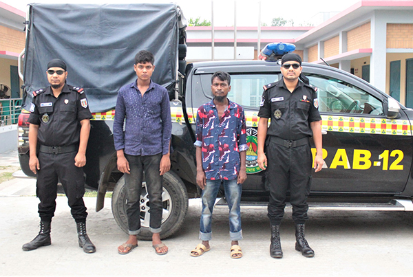 সিরাজগঞ্জে ফেন্সিডিল ও হেরোইনসহ আটক ৩