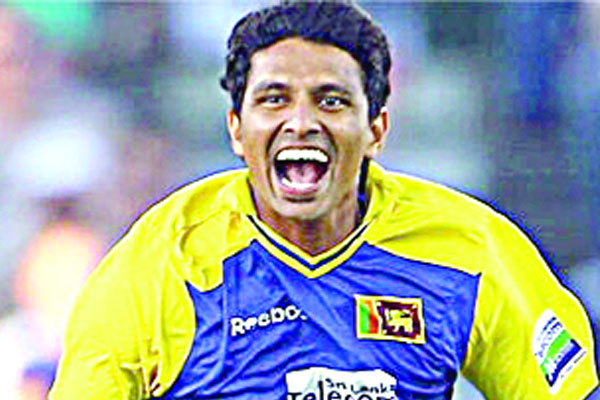 বিশ্বকাপ তারকা এখন বাসচালক