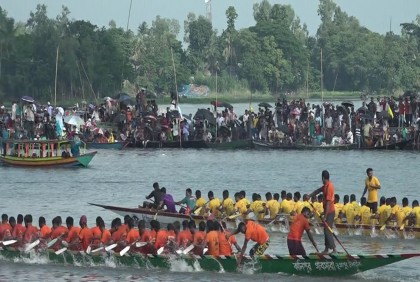 নৌকা বাইচে মজল চাপড়া বিল